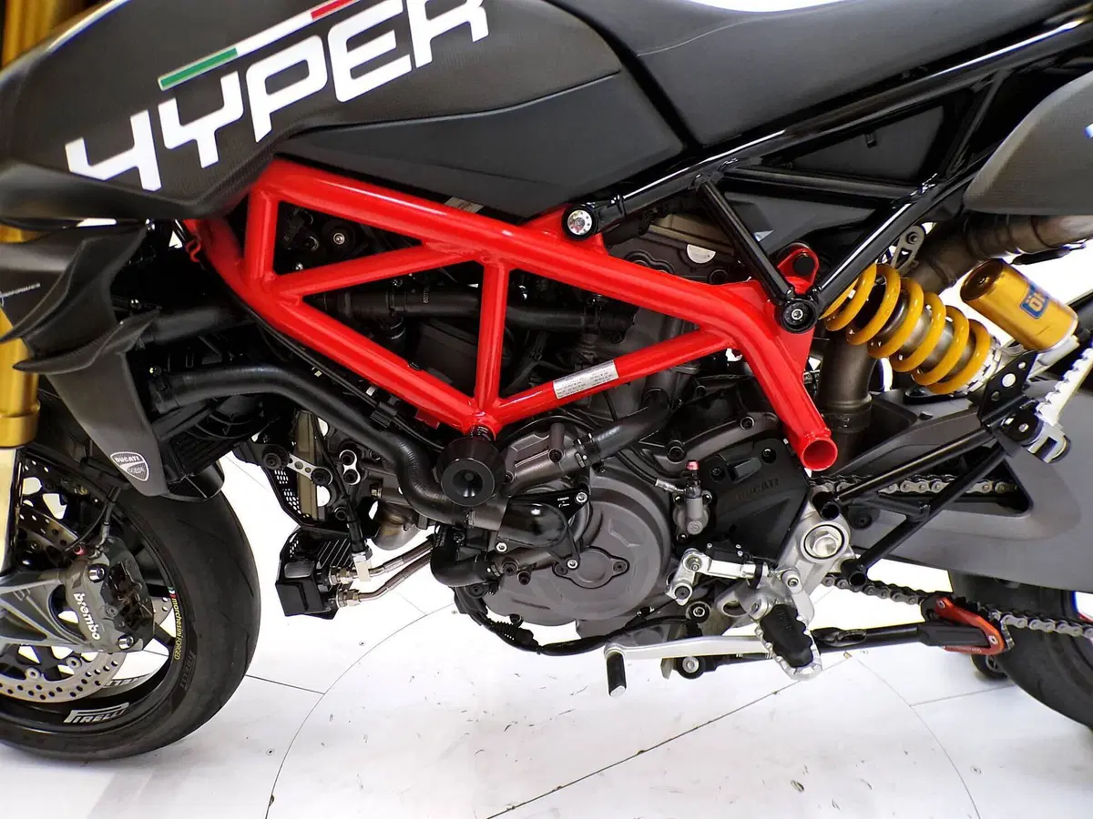 Ducati Hypermotard 950 SP (2022 - 25) (9)
