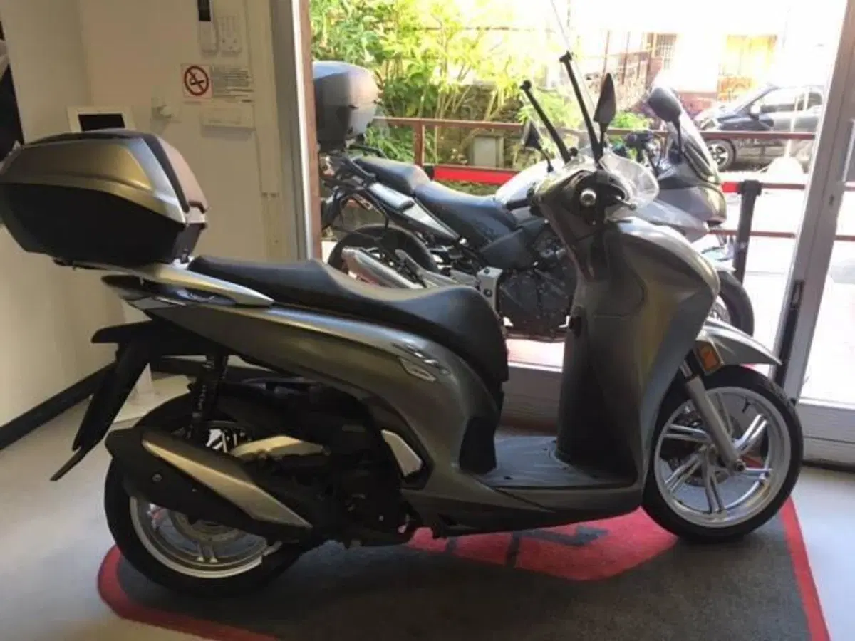 Honda SH 350 (2021 - 24) (2)