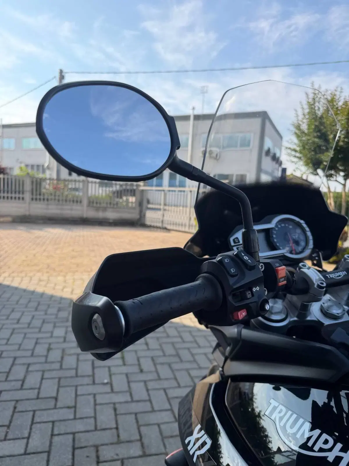 Triumph Tiger 800 XRx (2017 - 18) (6)