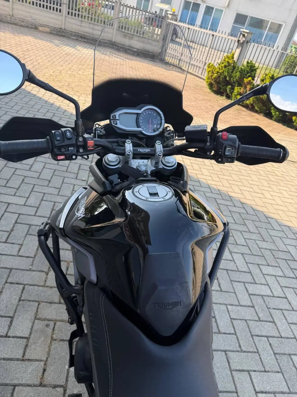 Triumph Tiger 800 XRx (2017 - 18) (9)