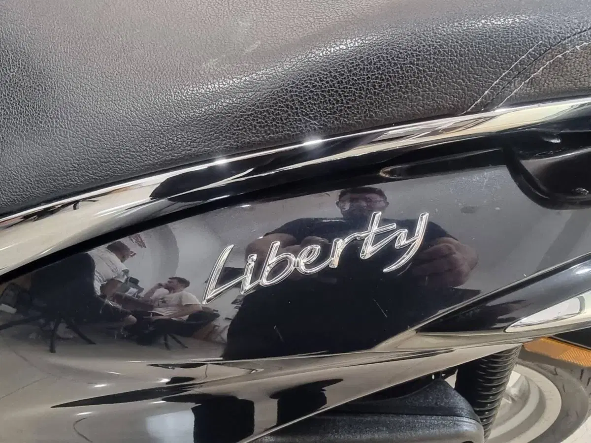 Piaggio Liberty 50 3V S (2021 - 24) (5)