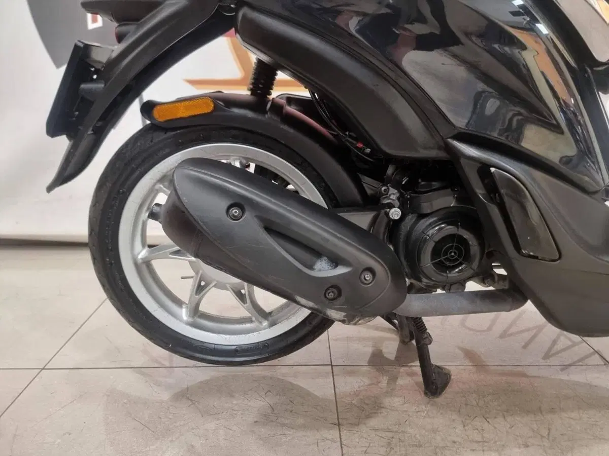 Piaggio Liberty 50 3V S (2021 - 24) (6)