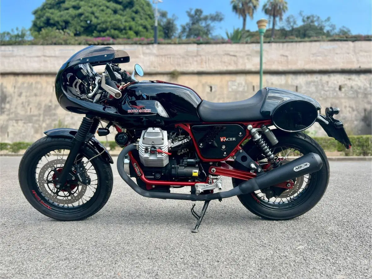 Moto Guzzi V7 Racer (2012 - 14)