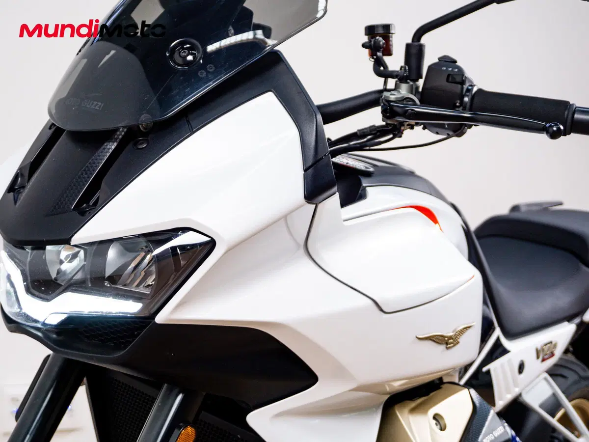 Moto Guzzi V100 Mandello (2022 - 24) (12)