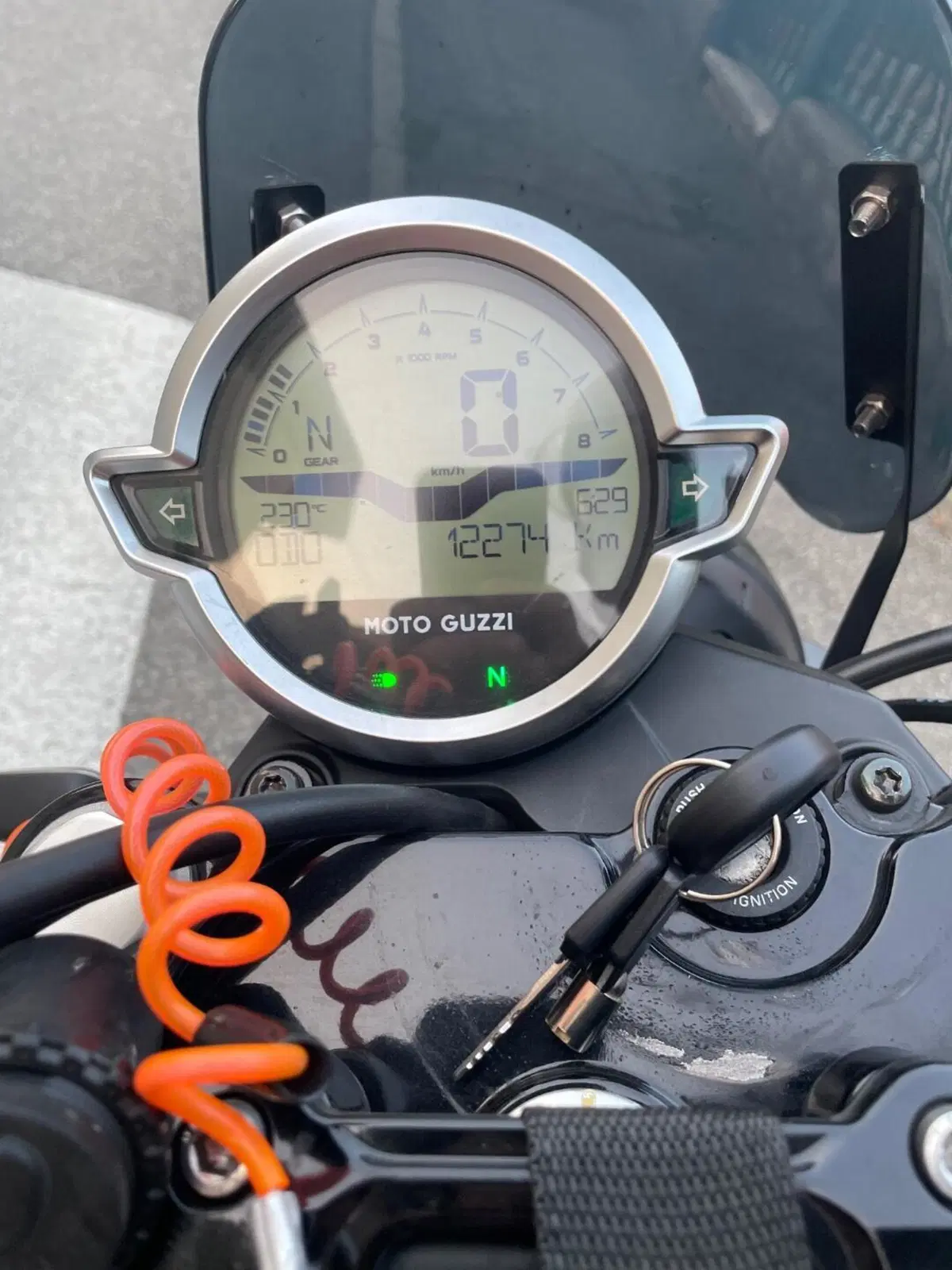 Moto Guzzi V7 Stone (2021 - 24) (7)