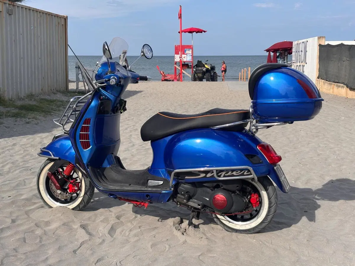 Vespa GTS 300 Super (2008 - 16) (2)