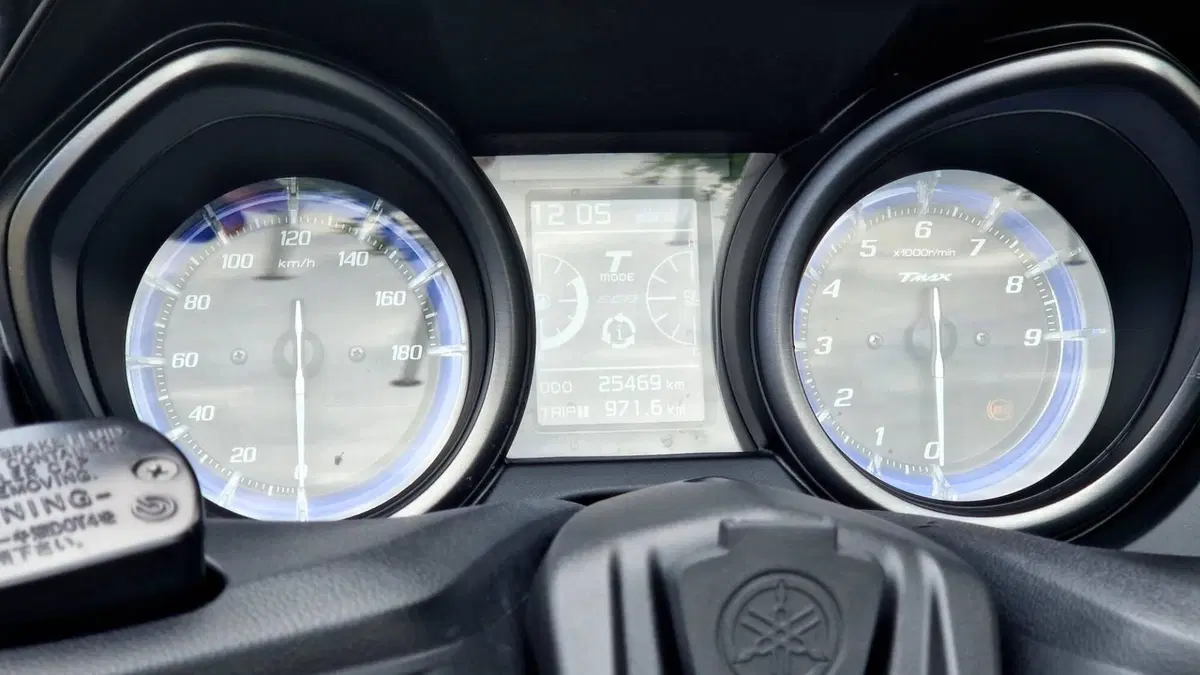 Yamaha T-Max 560 Tech Max (2021) (4)