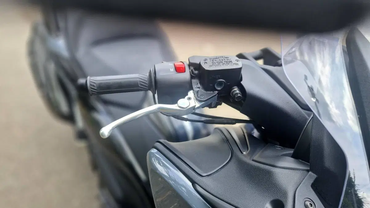 Yamaha T-Max 560 Tech Max (2021) (7)