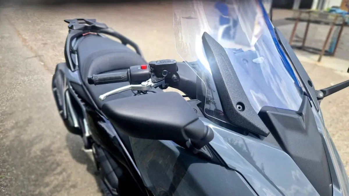 Yamaha T-Max 560 Tech Max (2021) (16)