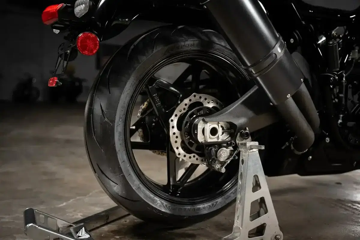 Buell lancia la Cafè Racer da 200 cv. Ma non la farà (4)