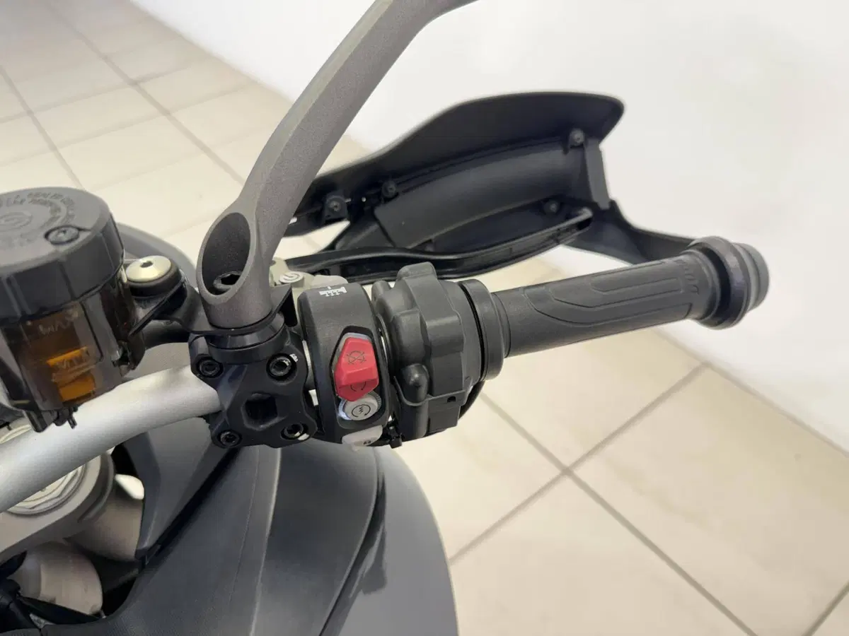 Ducati Multistrada V2 S (2022 - 24) (11)