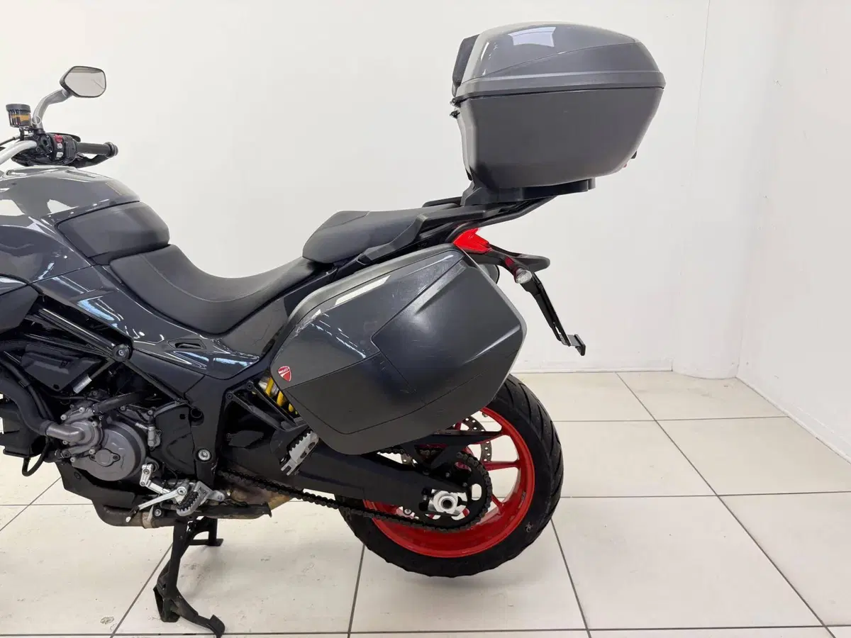 Ducati Multistrada V2 S (2022 - 24) (14)