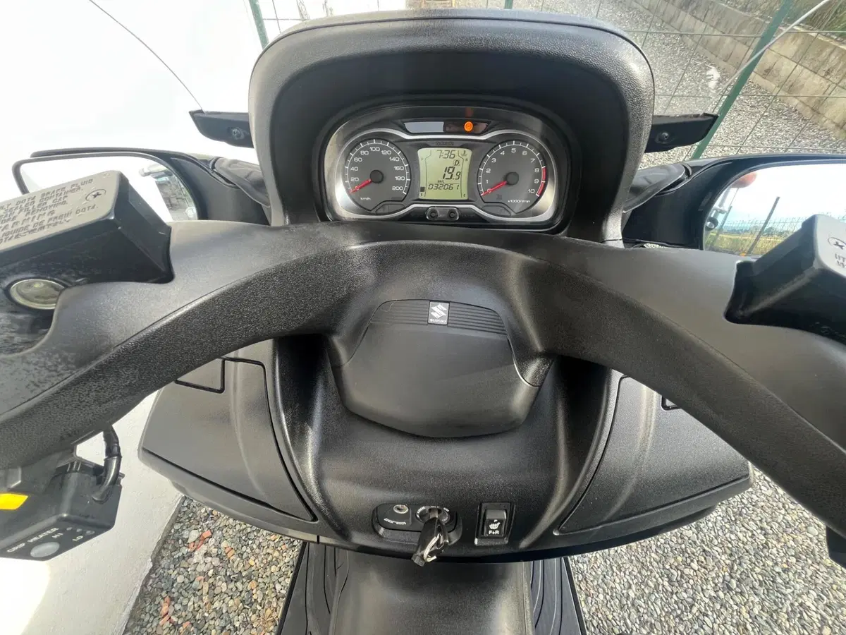 Suzuki Burgman AN 650 (2013 - 15) (11)