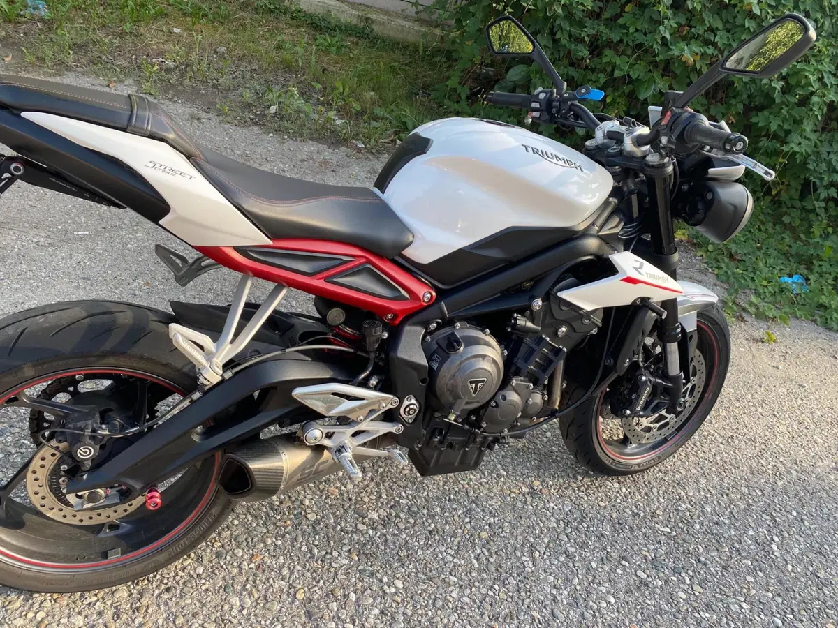 Triumph Street Triple R (2017 - 20) (2)