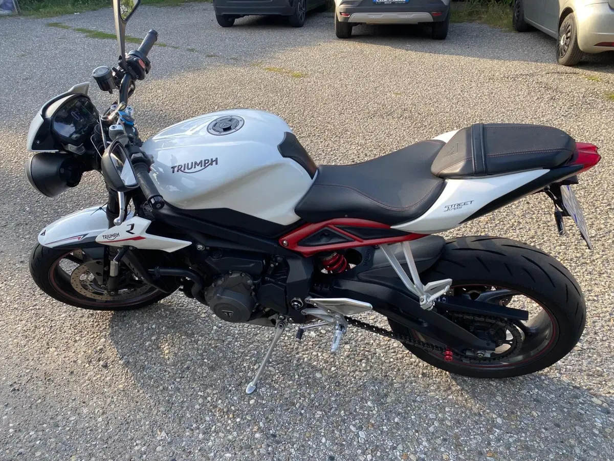 Triumph Street Triple R (2017 - 20) (7)