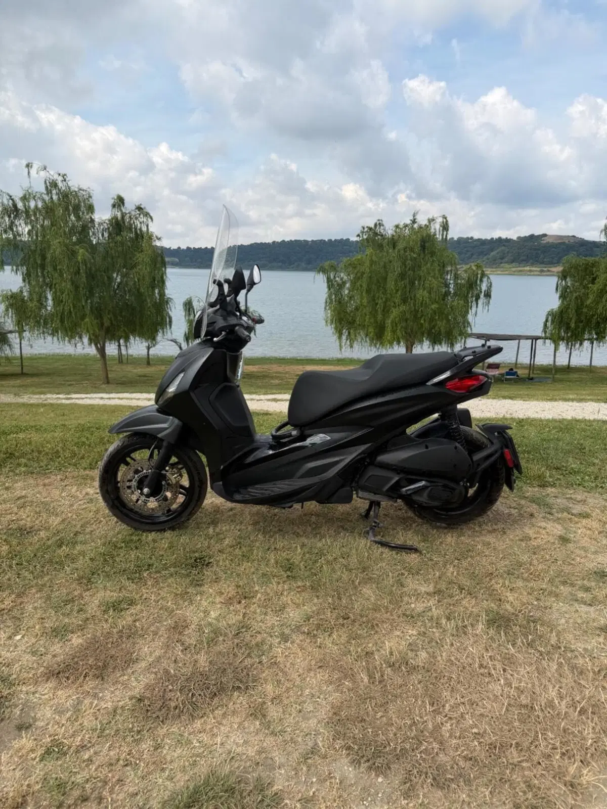 Piaggio Beverly 300 ABS-ASR (2021 - 25) (2)