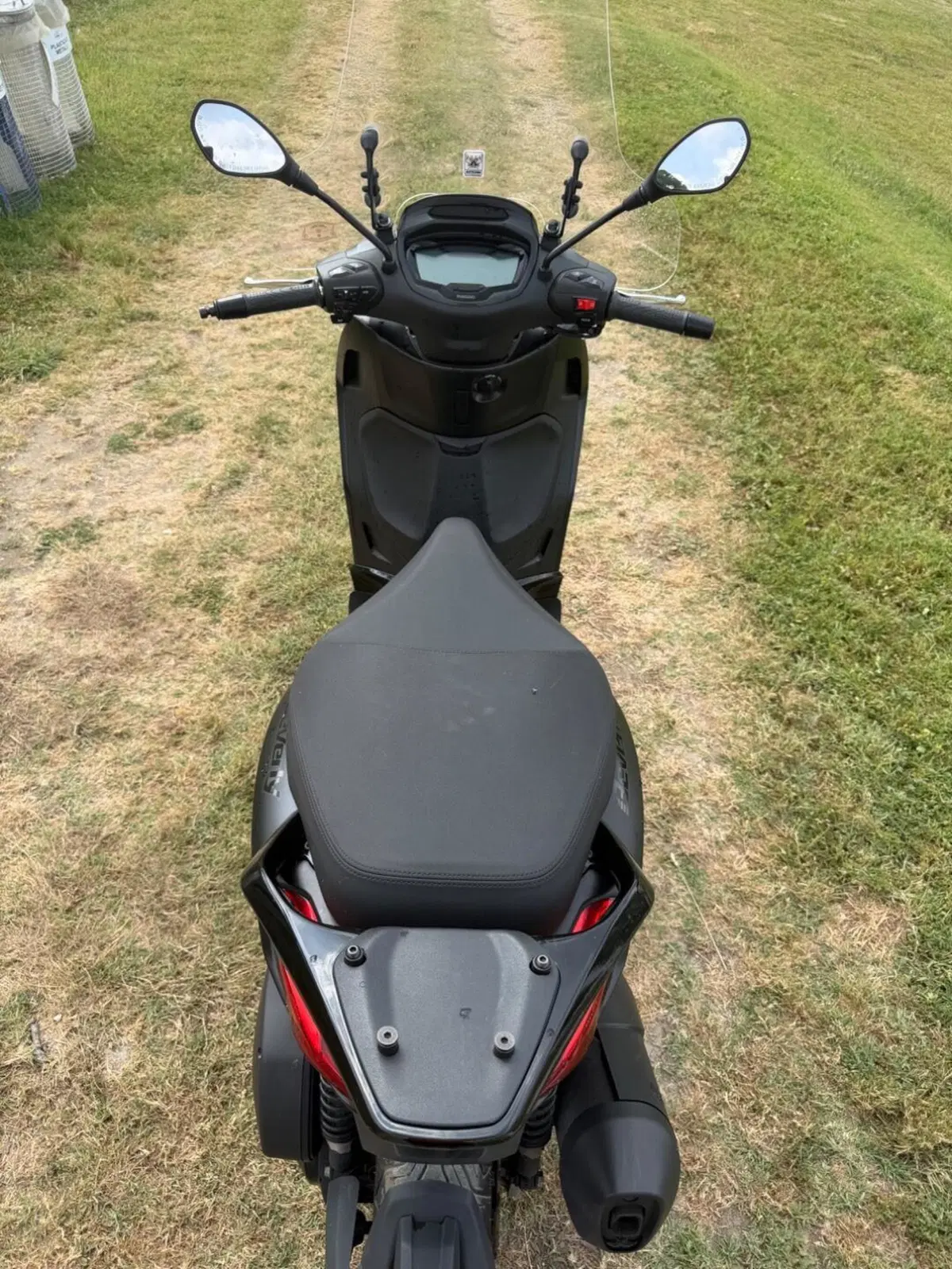 Piaggio Beverly 300 ABS-ASR (2021 - 25) (3)