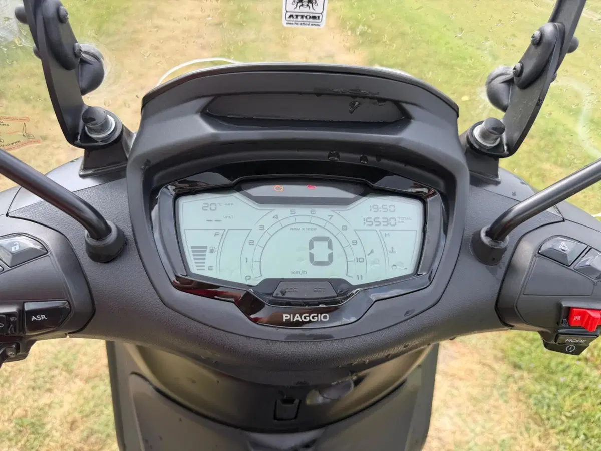 Piaggio Beverly 300 ABS-ASR (2021 - 25) (5)