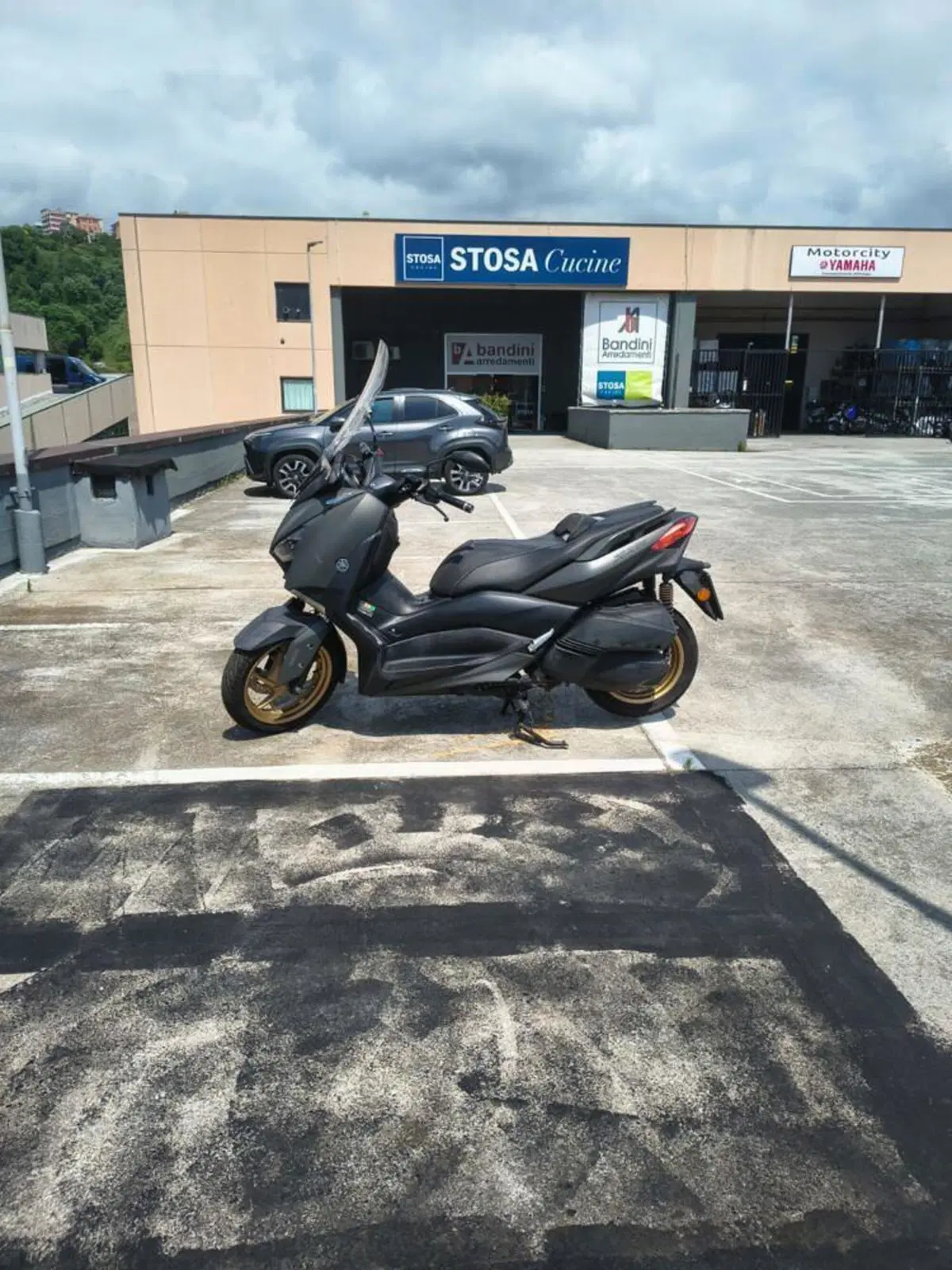 Yamaha X-Max 300 Tech Max (2021 - 24) (4)