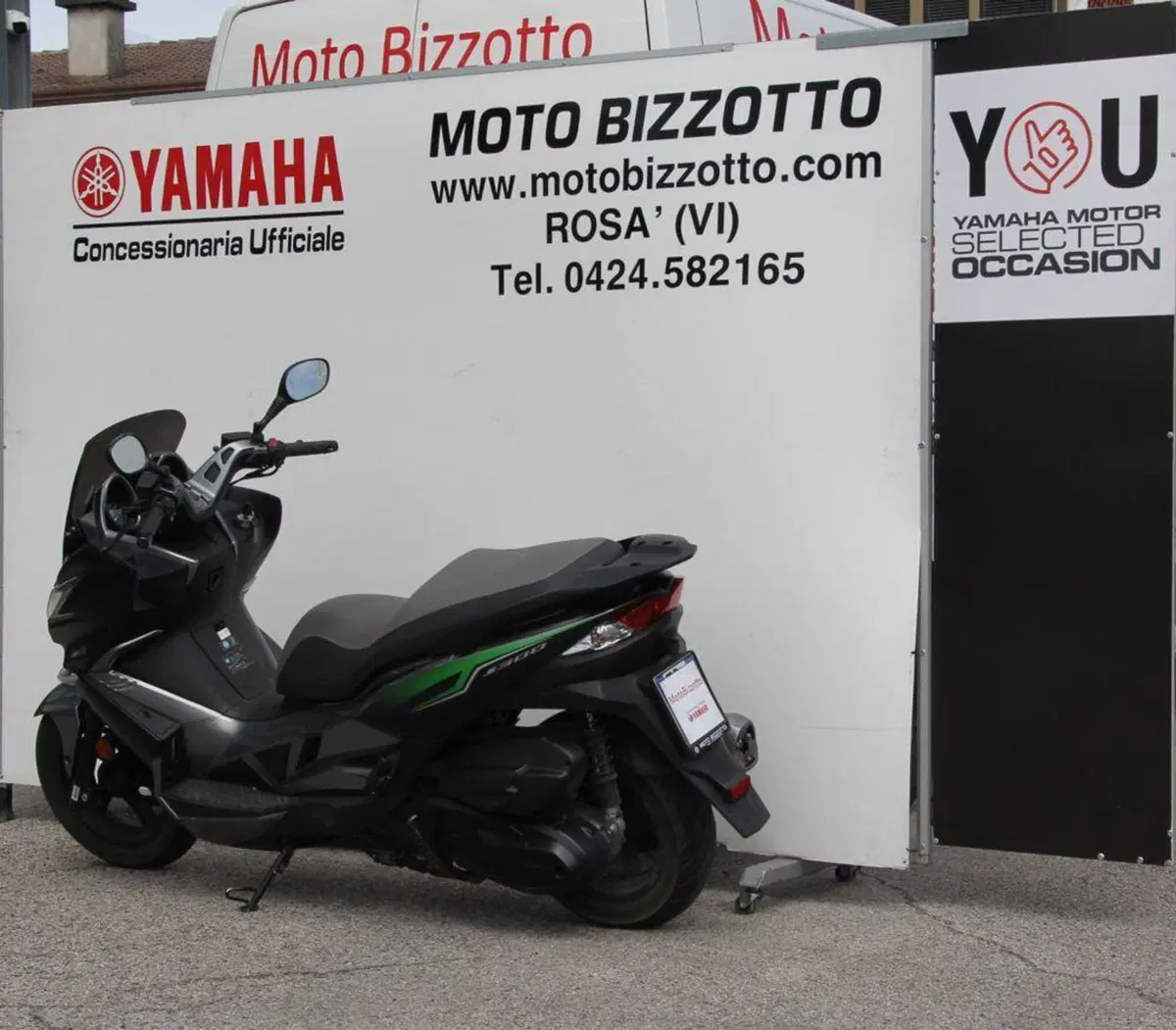 Kawasaki J 300 (2017 - 21) (4)