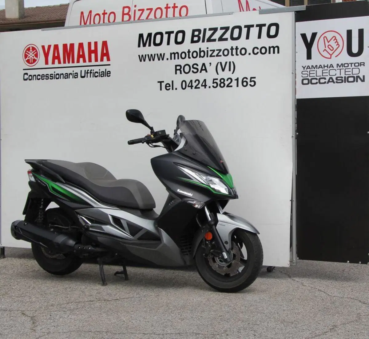Kawasaki J 300 (2017 - 21) (3)
