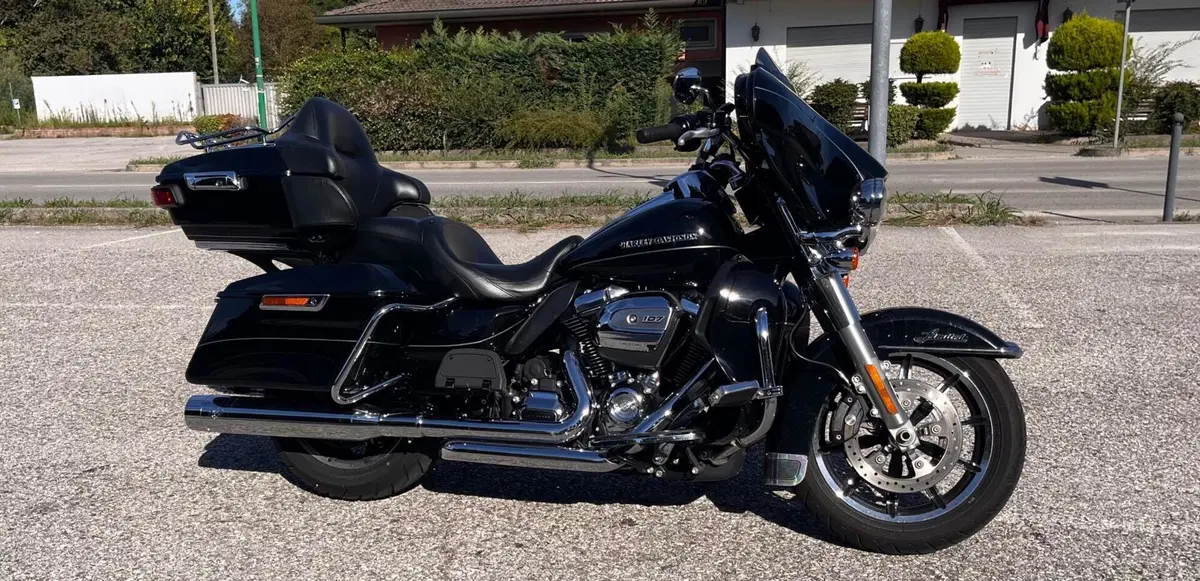 Harley-Davidson 107 Electra Glide Ultra Limited Low (2017 - 18) - FLHTKL (3)