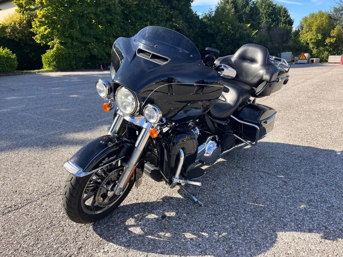 Harley-Davidson 107 Electra Glide Ultra Limited Low (2017 - 18) - FLHTKL (4)