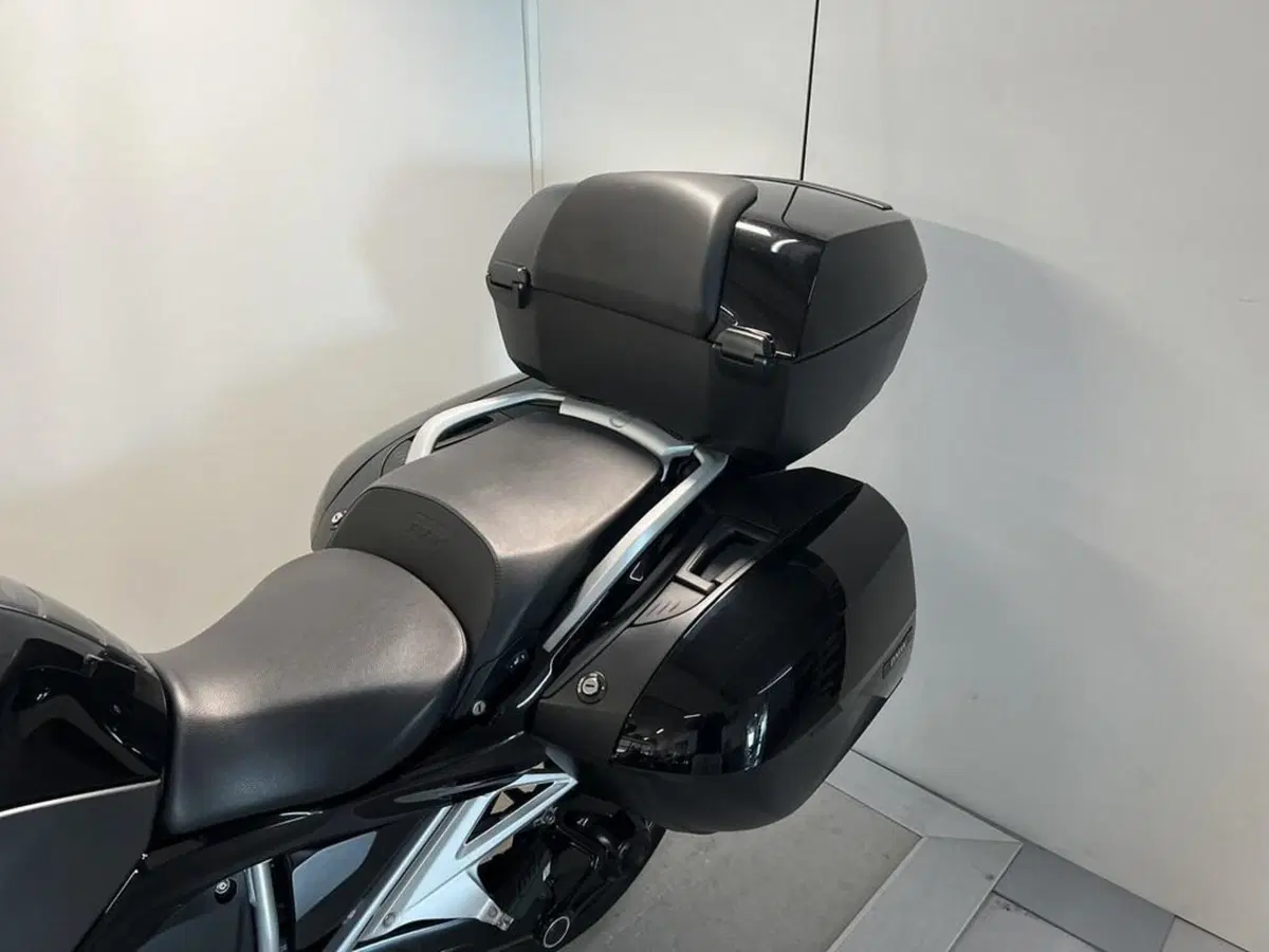 Bmw R 1250 RT (2021 - 25) (2)