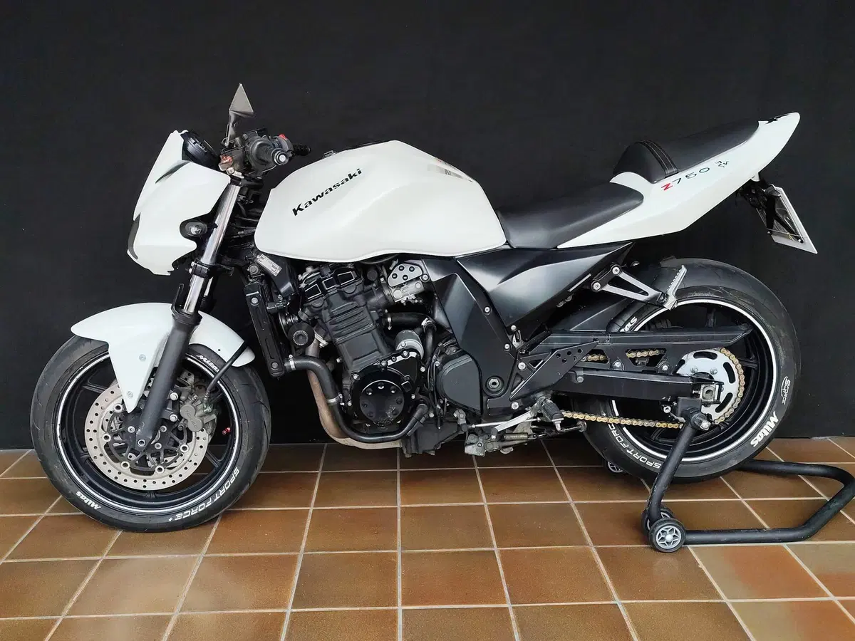 Kawasaki Z 750 (2003 - 06) (2)