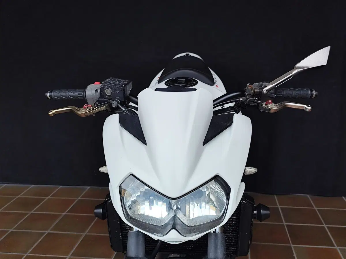 Kawasaki Z 750 (2003 - 06) (10)