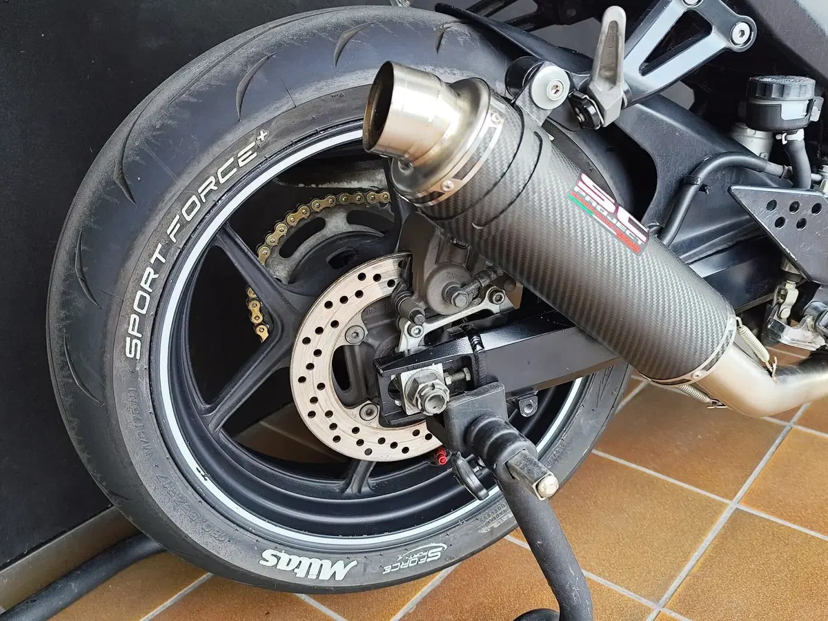 Kawasaki Z 750 (2003 - 06) (20)