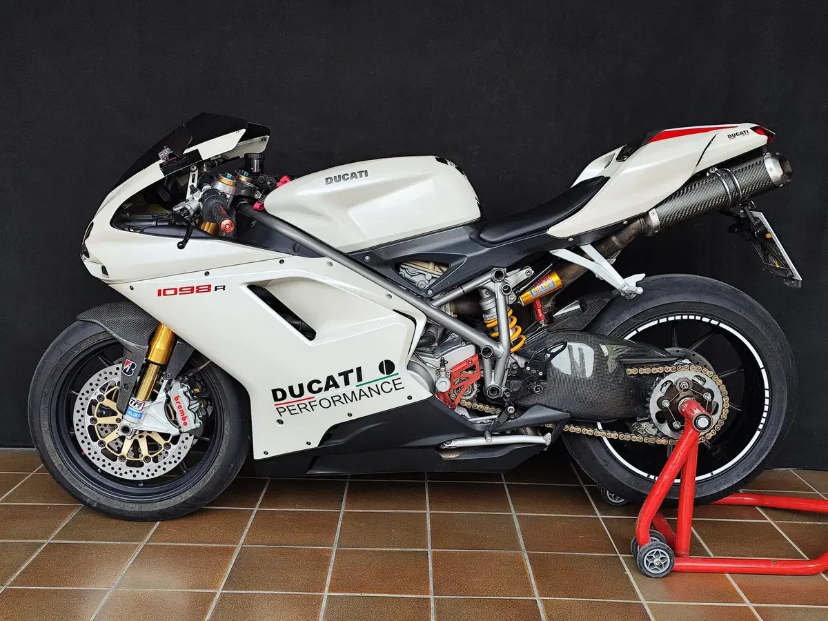 Ducati 848 (2007 - 13) (2)