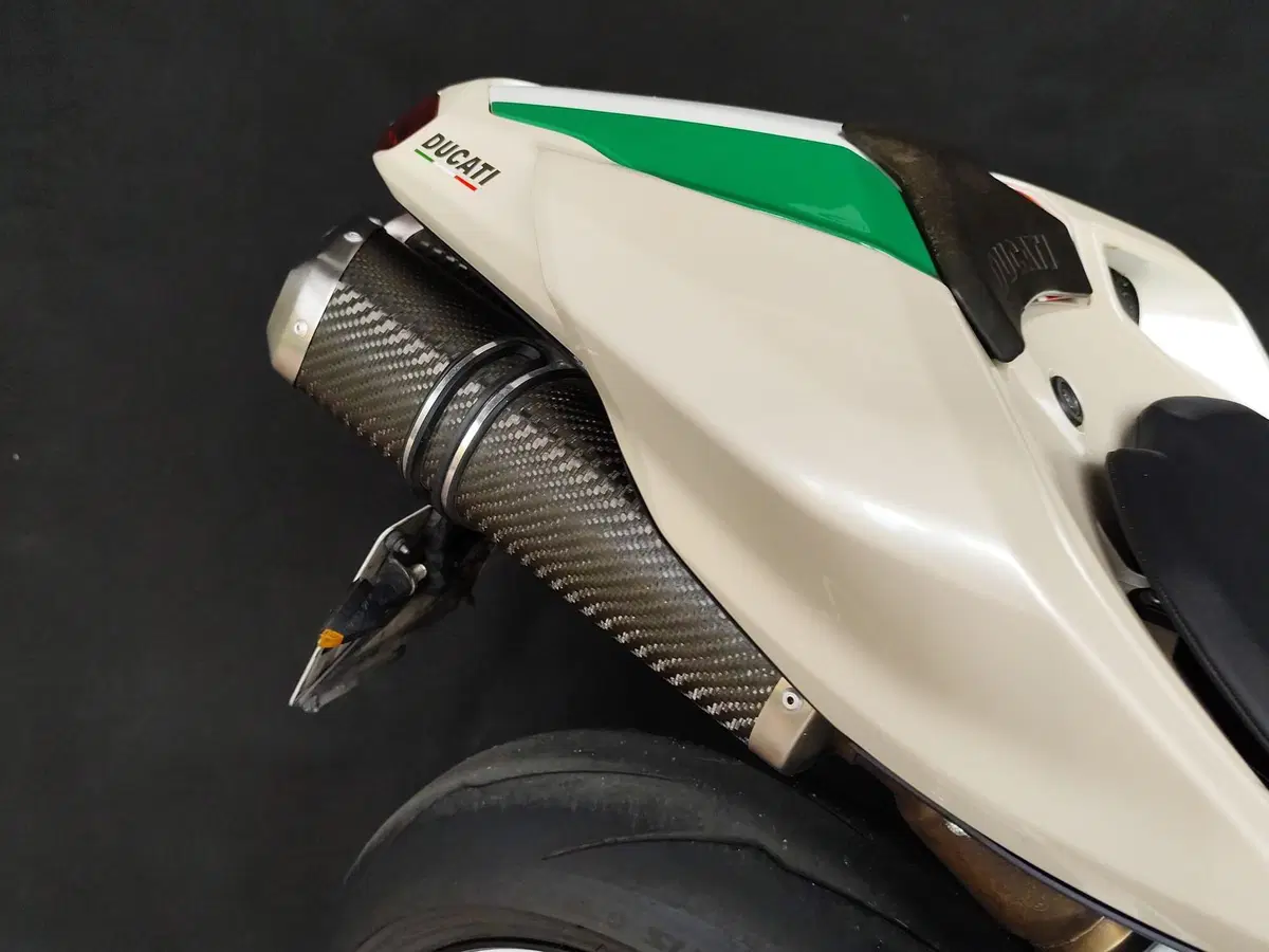 Ducati 848 (2007 - 13) (17)