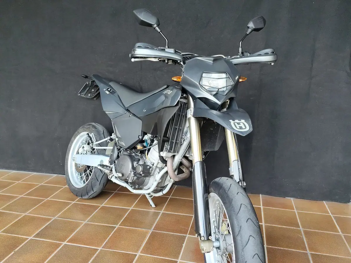 Husqvarna SM 610 (2006) (9)
