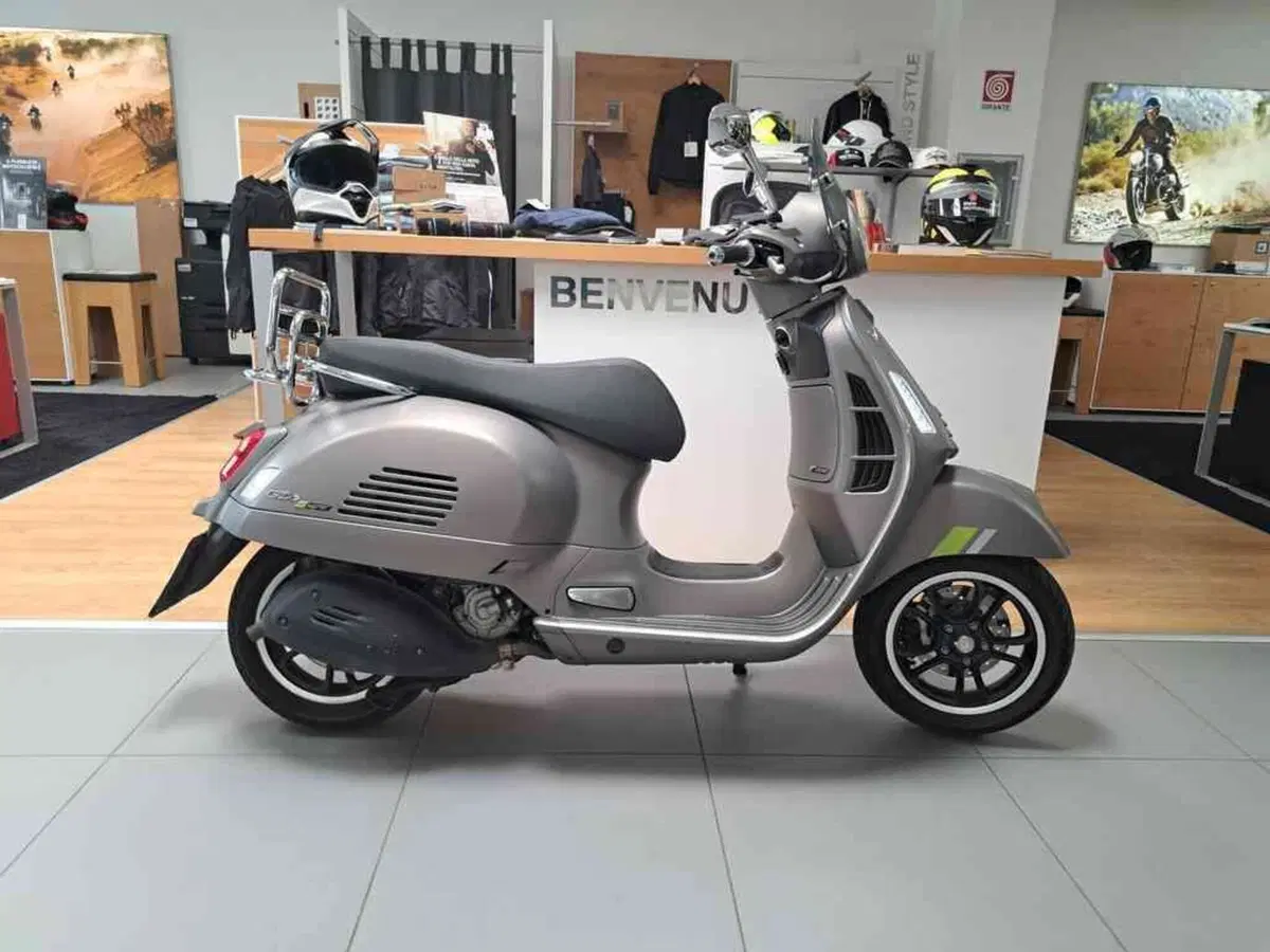 Vespa GTS 300 Supertech Hpe (2021 - 22)