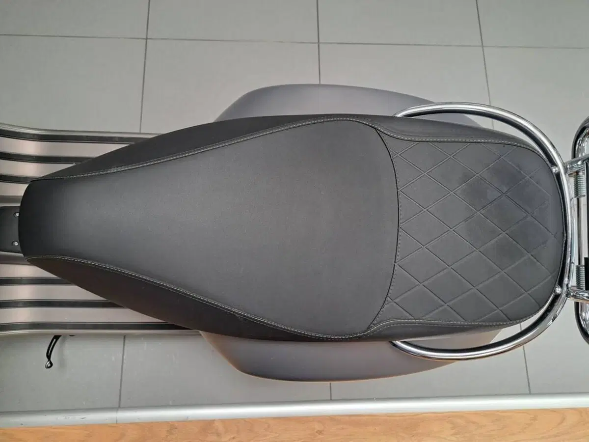 Vespa GTS 300 Supertech Hpe (2021 - 22) (5)