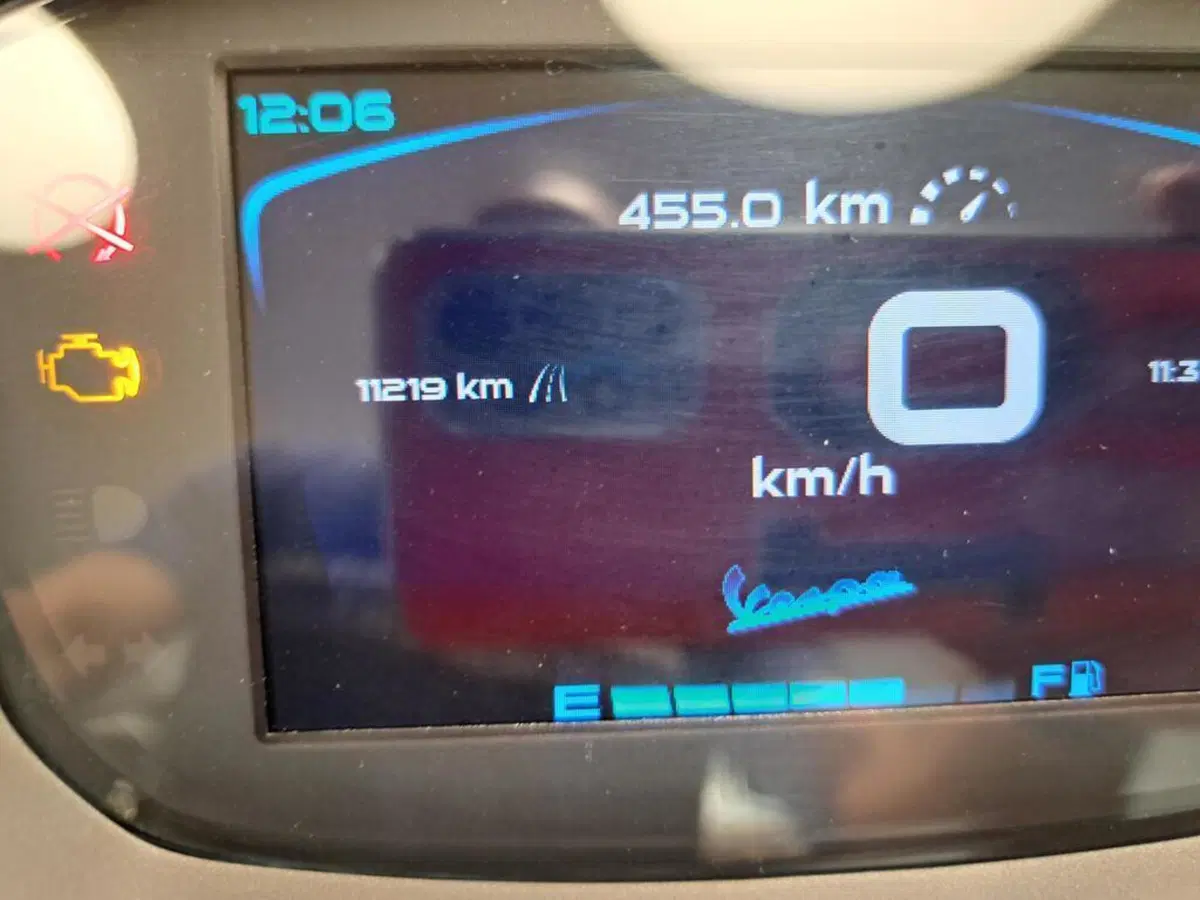 Vespa GTS 300 Supertech Hpe (2021 - 22) (8)