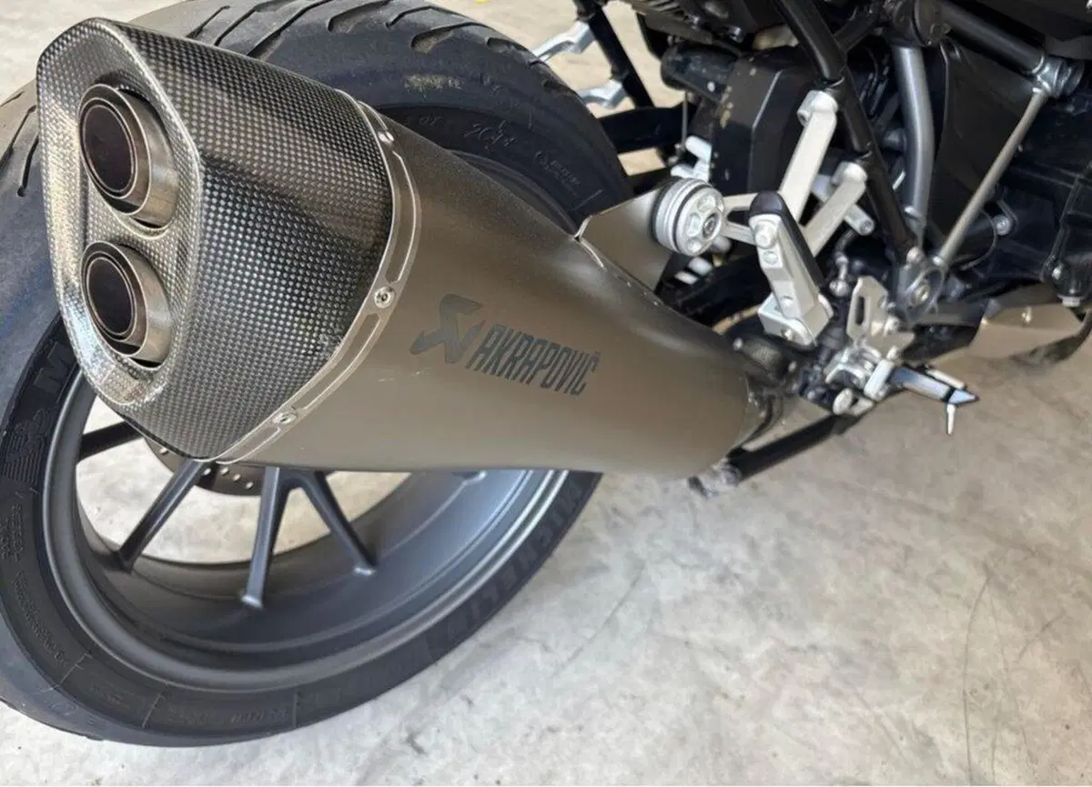 Bmw R 1250 R (2021 - 25) (10)
