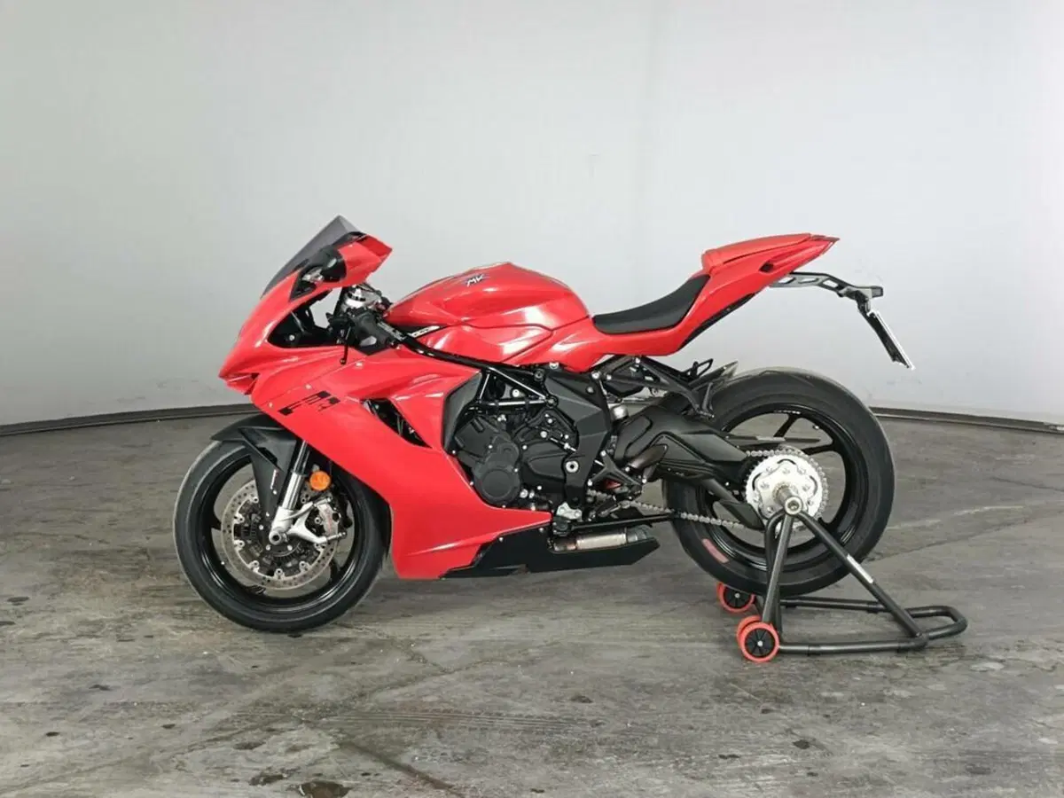 MV Agusta F3 800 Rosso (2021 - 23) (5)