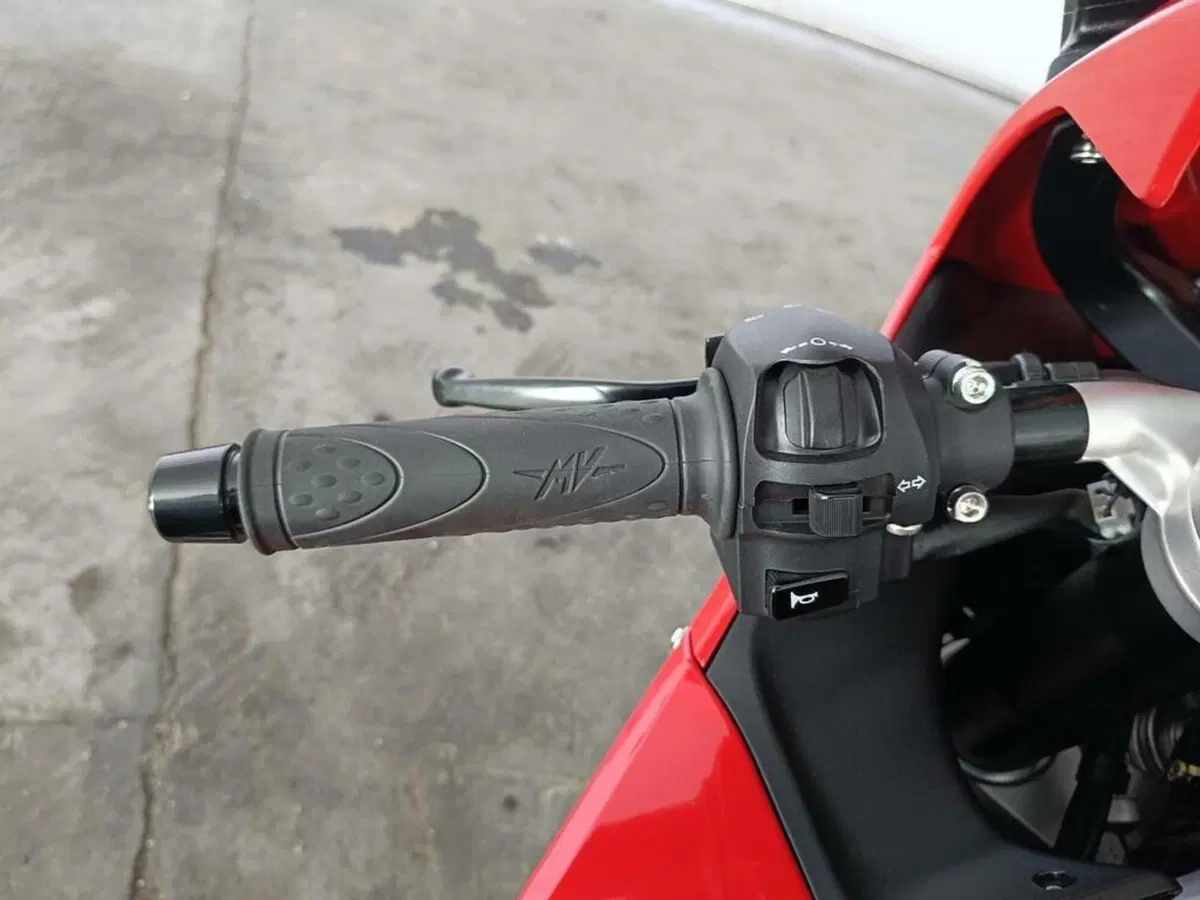 MV Agusta F3 800 Rosso (2021 - 23) (7)