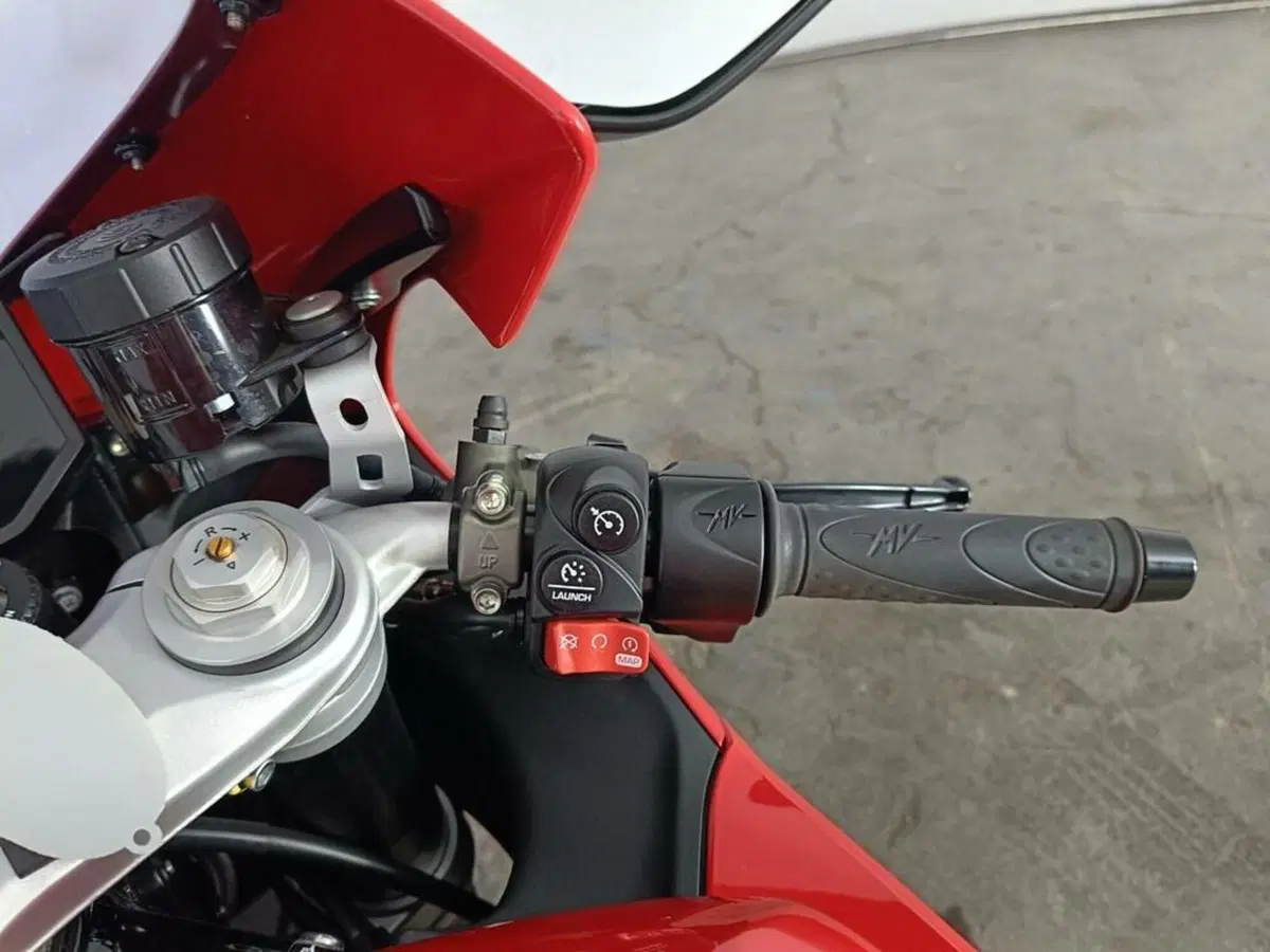 MV Agusta F3 800 Rosso (2021 - 23) (9)