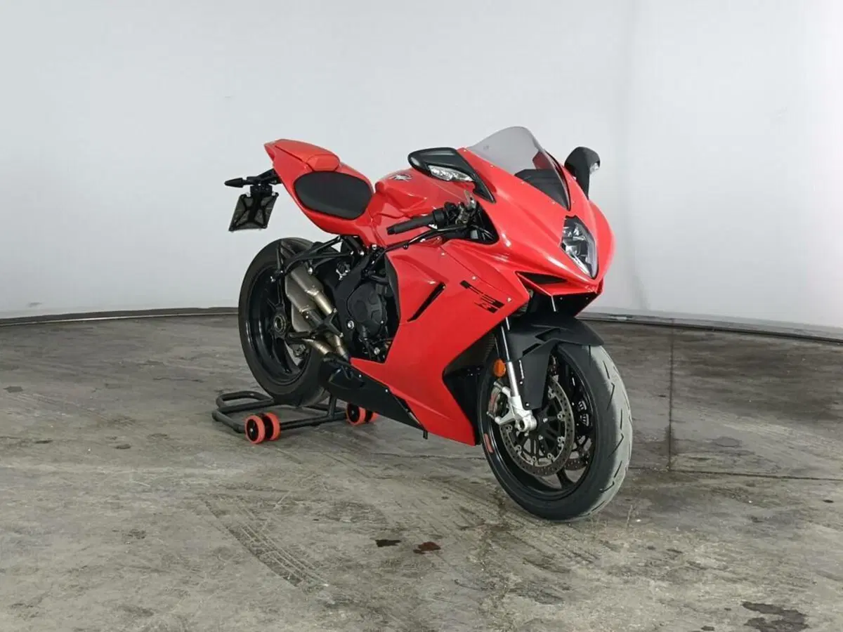 MV Agusta F3 800 Rosso (2021 - 23) (2)