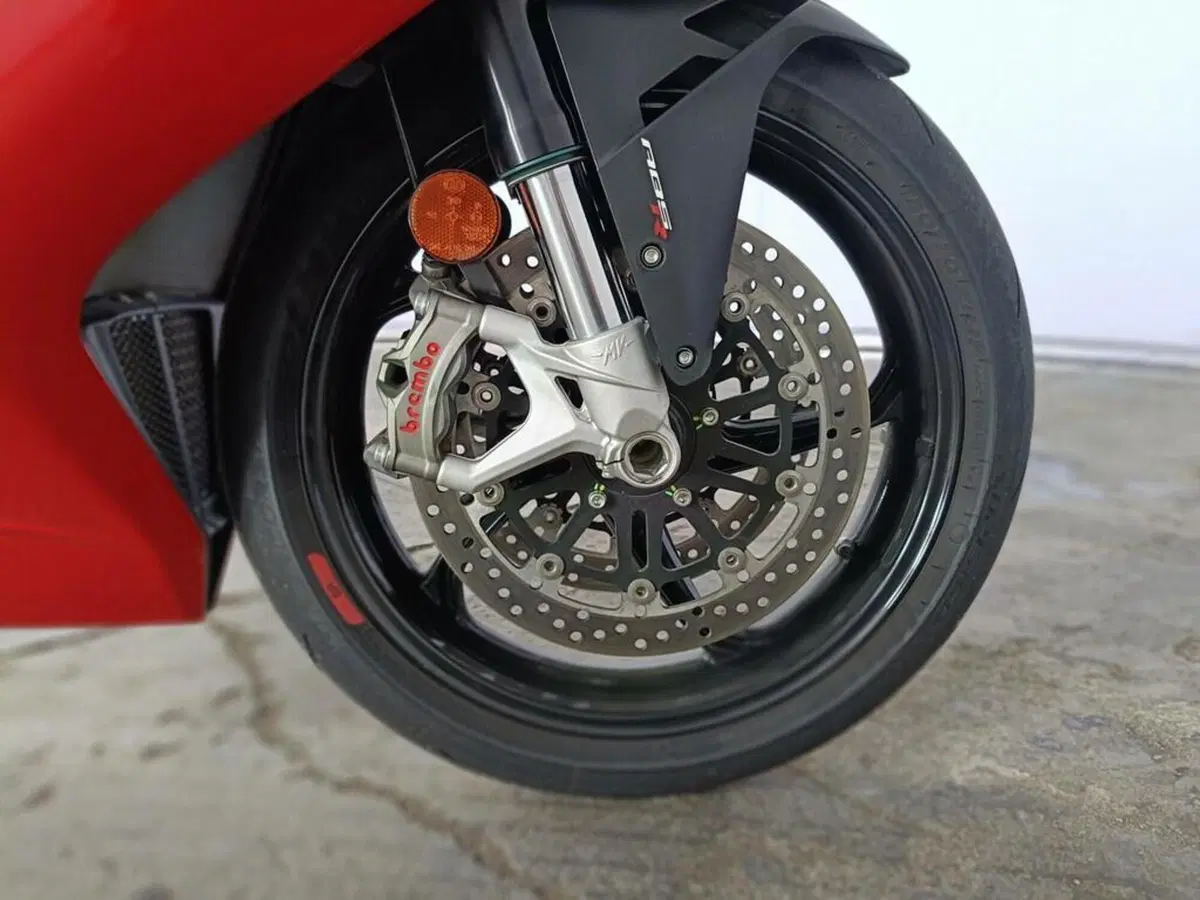 MV Agusta F3 800 Rosso (2021 - 23) (14)