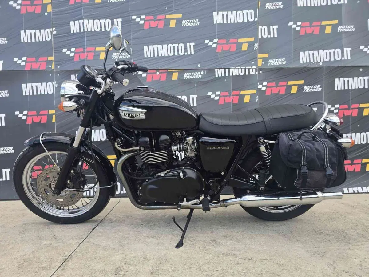 Triumph Bonneville (2007 - 16) (2)