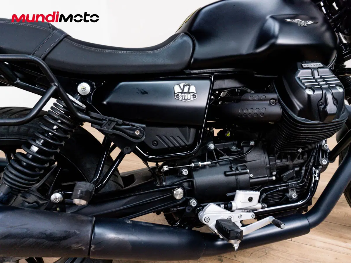 Moto Guzzi V7 850 Stone Special Abs (2021) (4)