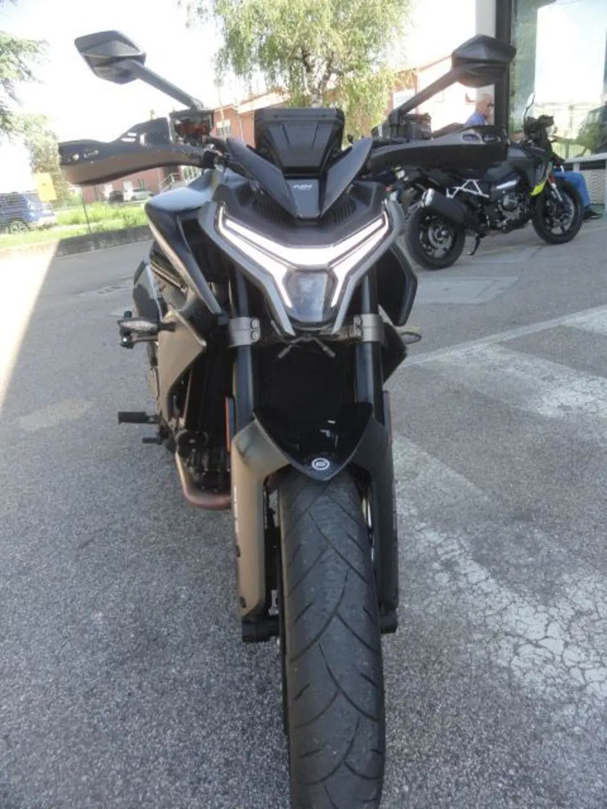 CFMOTO 800NK Sport (2023 - 26) (3)