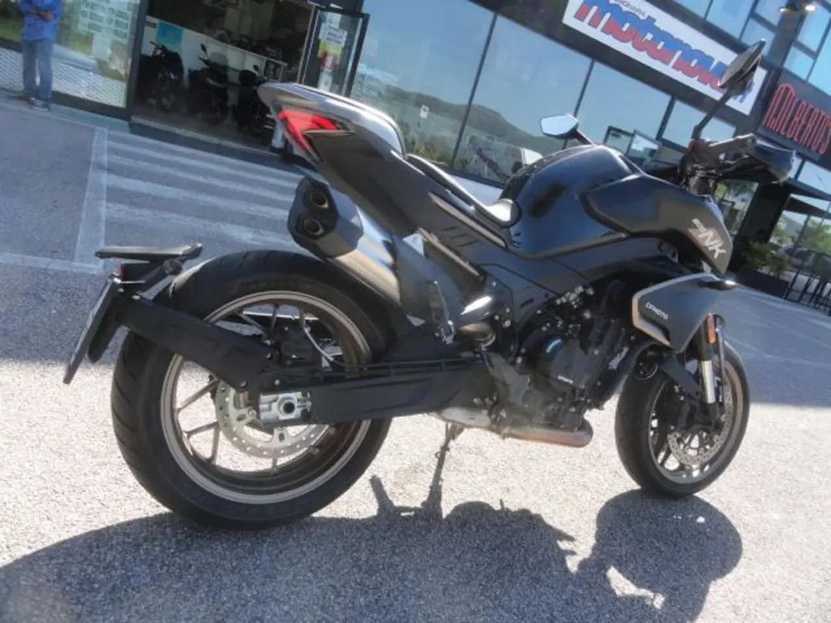 CFMOTO 800NK Sport (2023 - 26) (8)