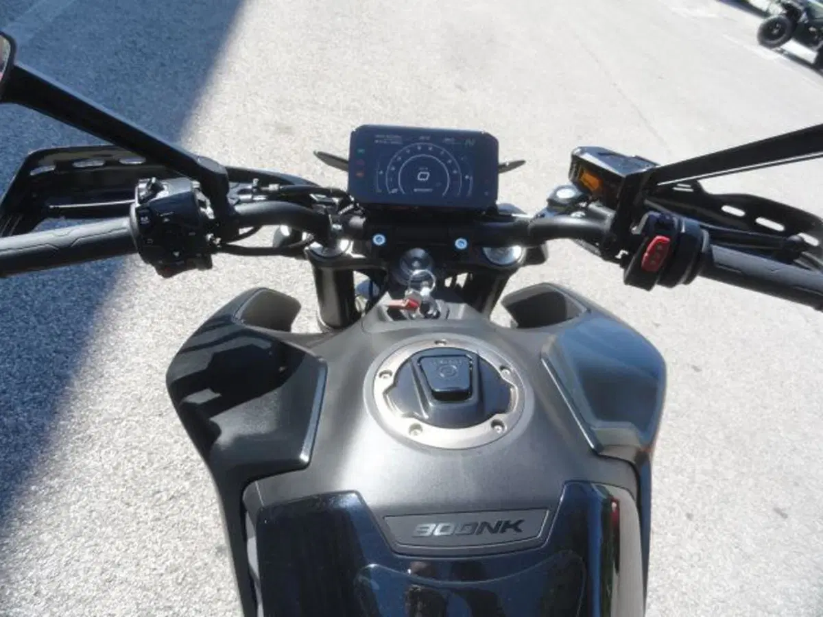 CFMOTO 800NK Sport (2023 - 26) (14)