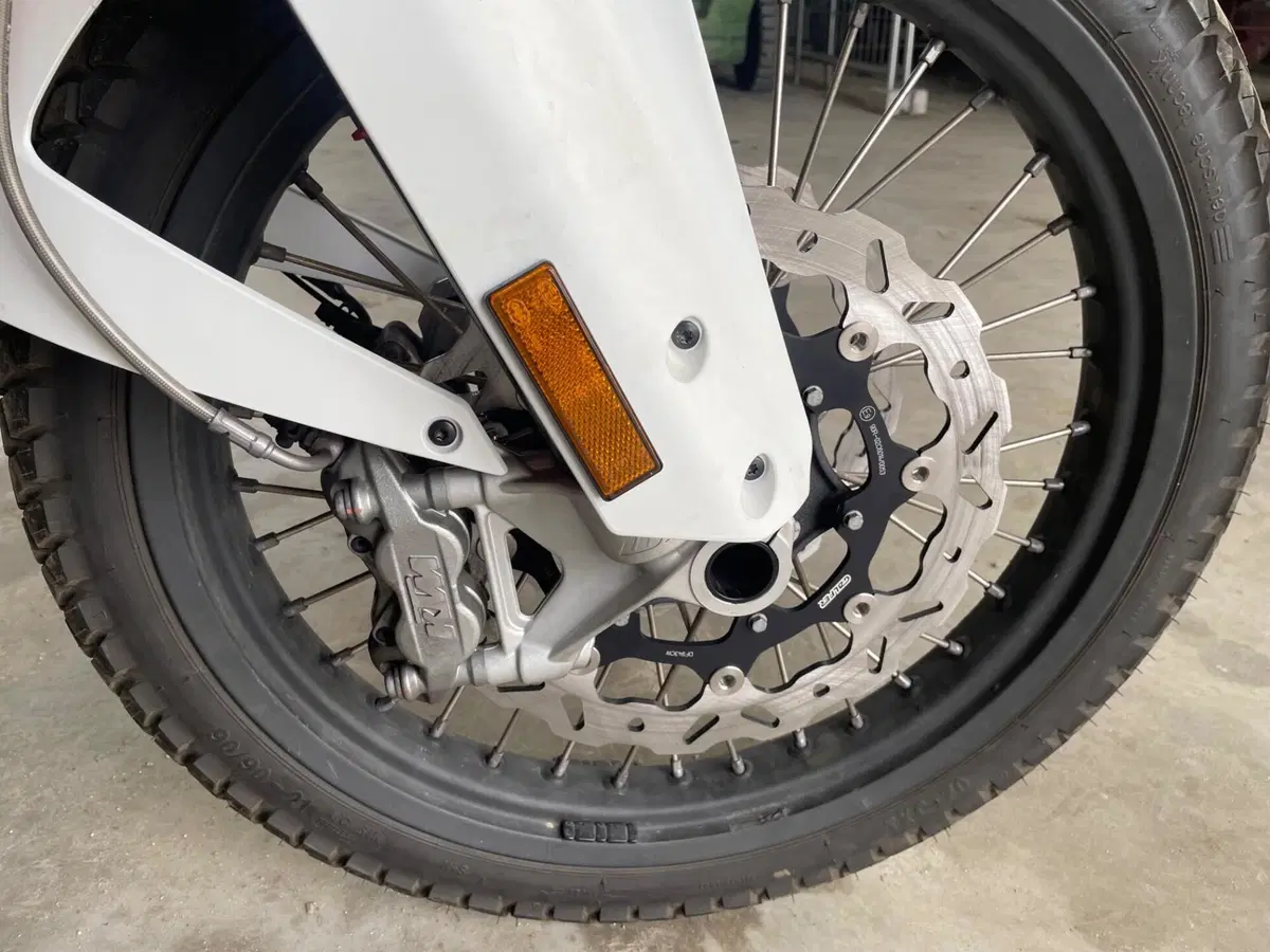 KTM 890 Adventure R (2023 - 24) (10)