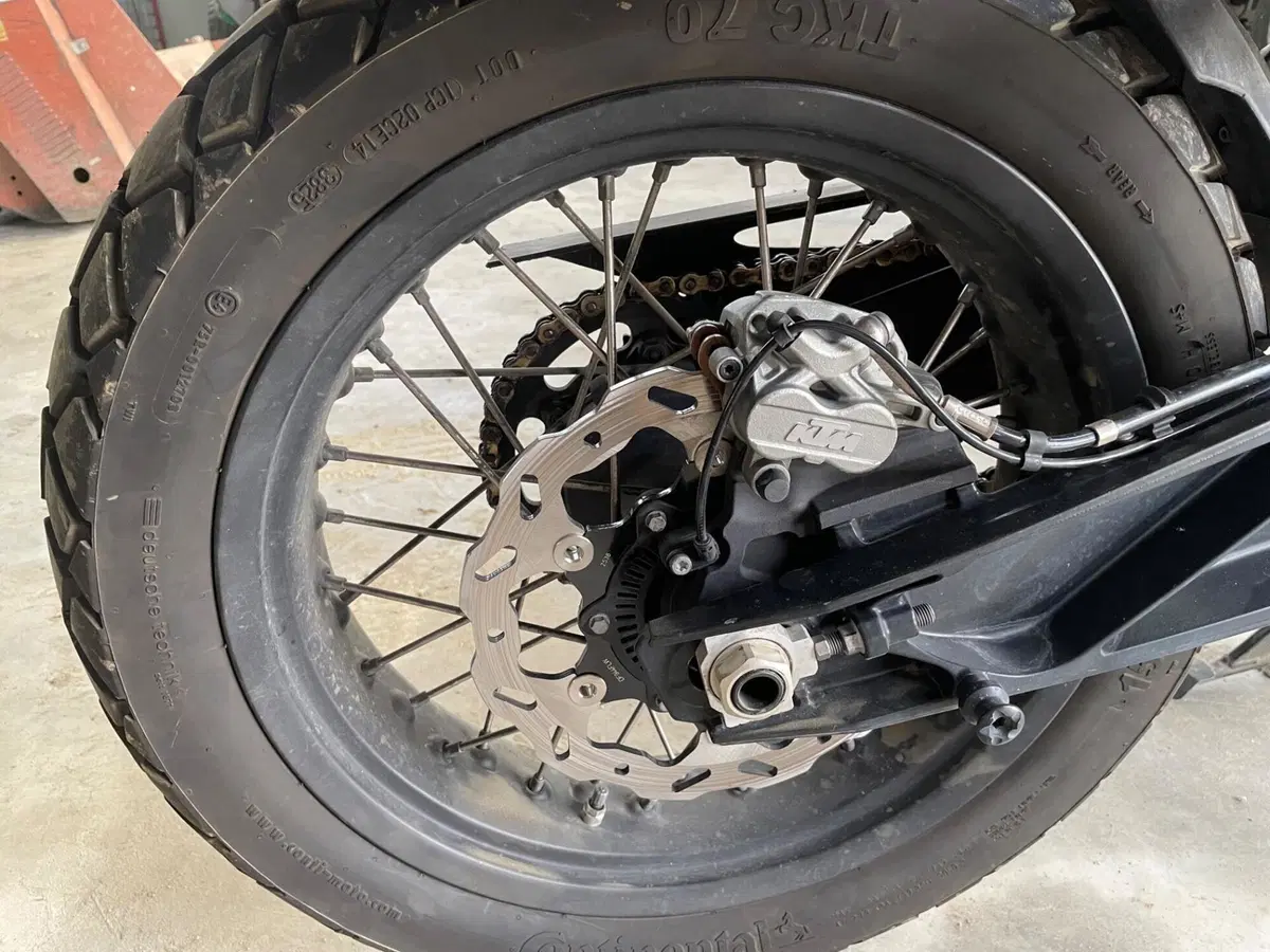 KTM 890 Adventure R (2023 - 24) (12)